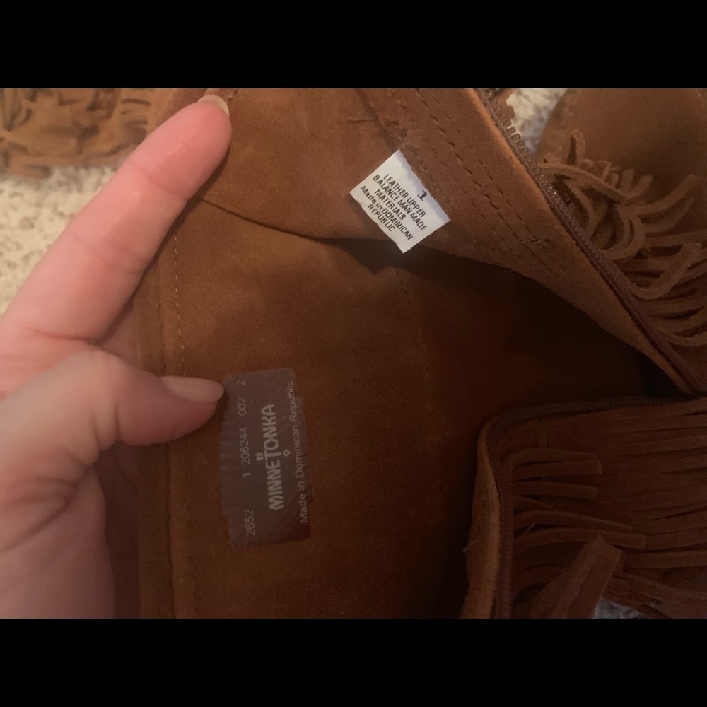 Girls Minnetonka boots